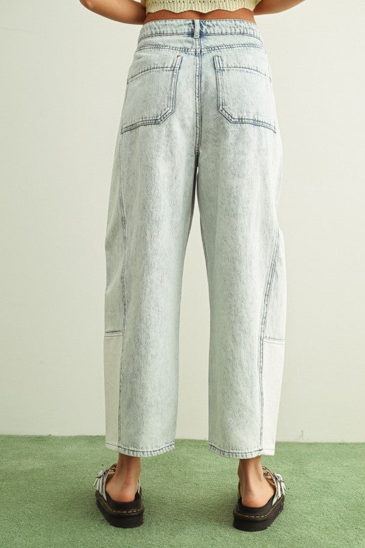 Light Barrel Jeans