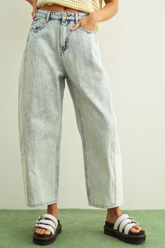 Light Barrel Jeans